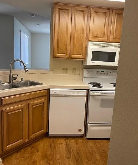 301 Prescott Ave #204 — Photo 1