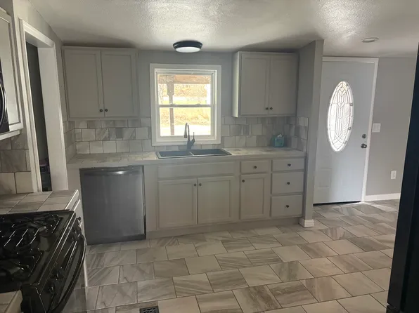 688 Sand Hill Rd, Asheville, NC 28806