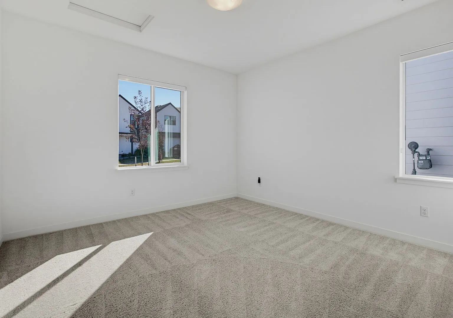 Exceptional Tehaleh Living with EV Charger & A/C — Photo 4