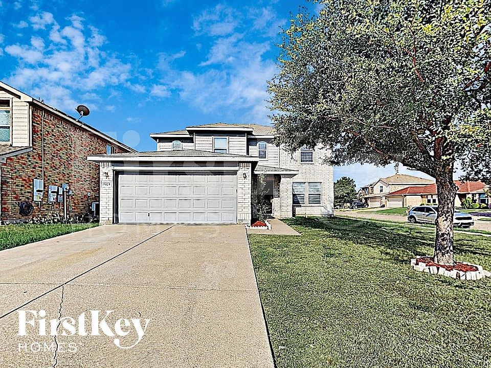 1st image of 5423 Montague Ln