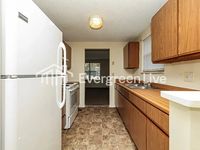 6493 Rolling Glen Dr — Photo 9