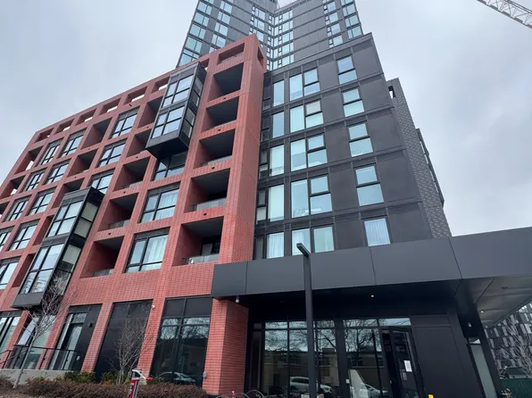 8 Tippett Rd #413, Toronto, ON M3H 0E7