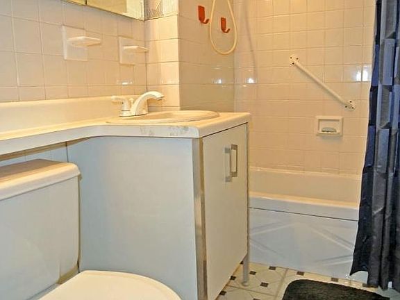 5th image of 270-10 Grand Central Pkwy APT 32G