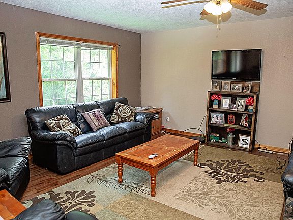 2nd image of 1196 Stewart Dr
