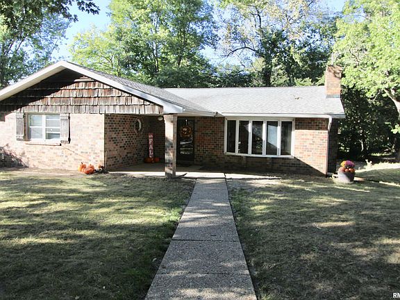 3rd image of 1907 E Knox Ave
