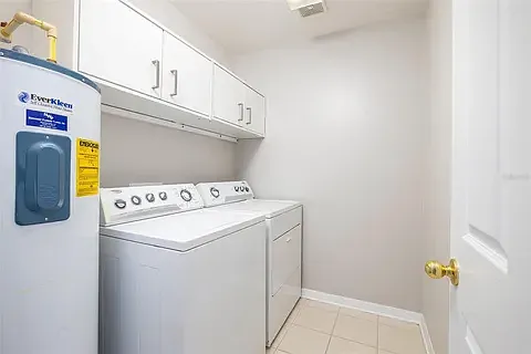 2 bed, 2.5 bath, 1200 sqft, $2,800 — Photo 3