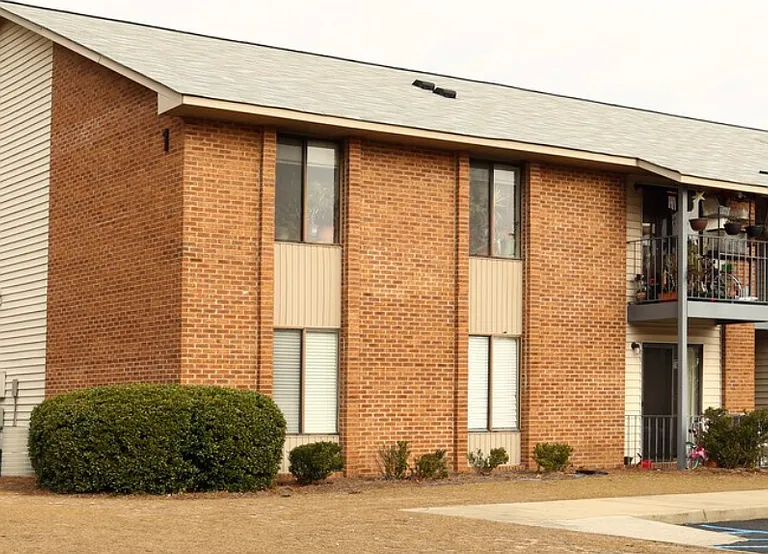 357 Community Dr #G — Photo 2