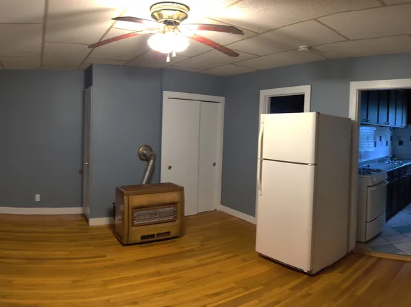 840 Dwelly St APT 1W, Fall River, MA 02724