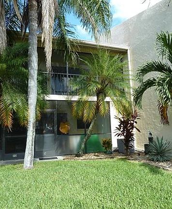 3rd image of 4803 SW Santa Barbara Ct APT 9