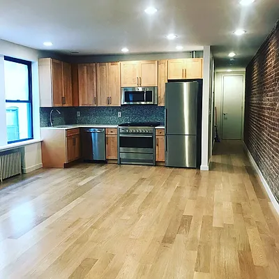 Rented by PMG Real Estate  | media 31