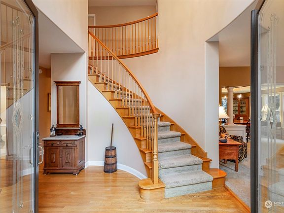 5th image of 13102 Muir Drive NW