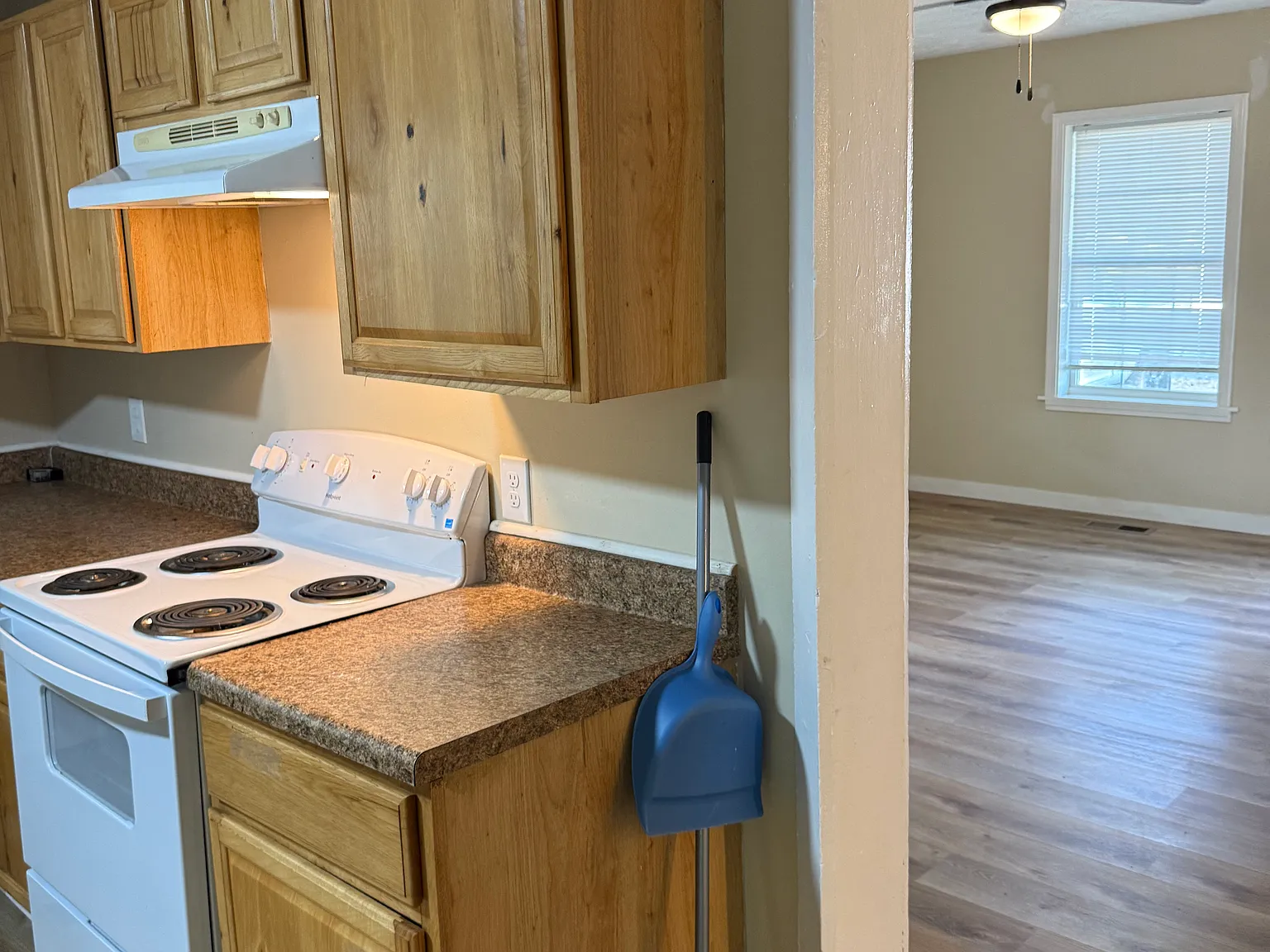 1013 Stewart St — Photo 3