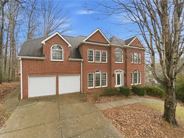 3334 Trails End Rd NE, Roswell, GA 30075