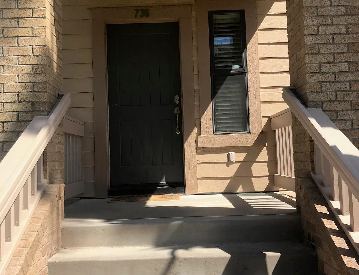 3 bed, 3.0 bath, 1206 sqft, $2,500 — Photo 2