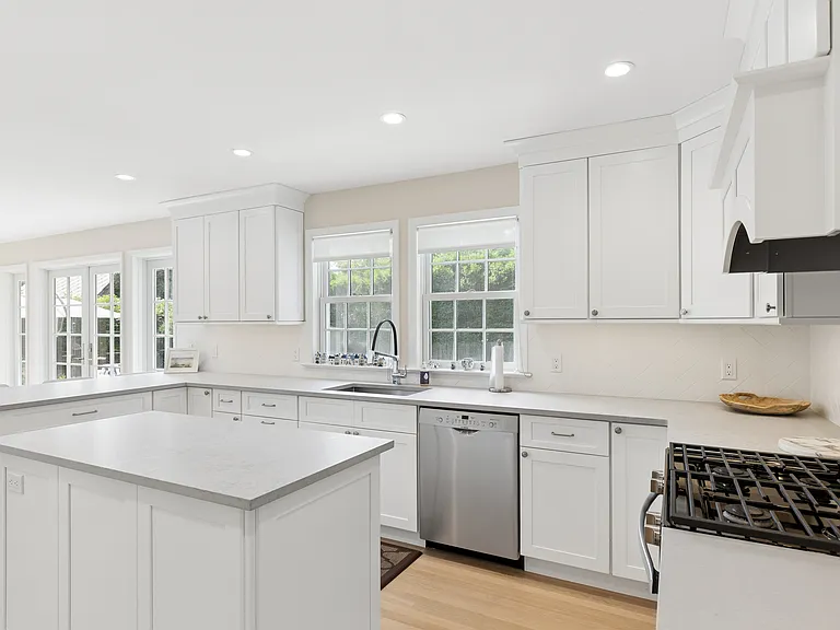 39 Linden Ln — Photo 7