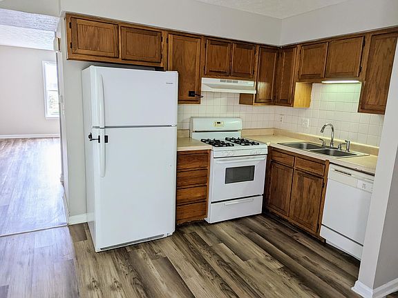 Kitchen W/D connections
