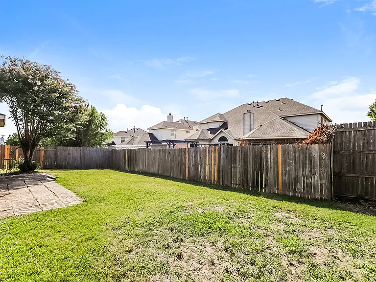 617 Saint Eric Dr — Photo 15