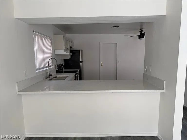 5206 Golden Ln #B — Photo 8