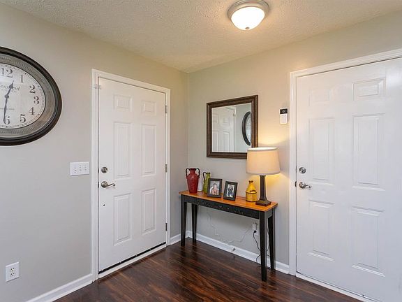 4th image of 891 Picadilly Dr