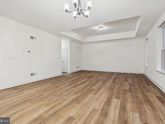 5th image of 39 Friar Rd #34