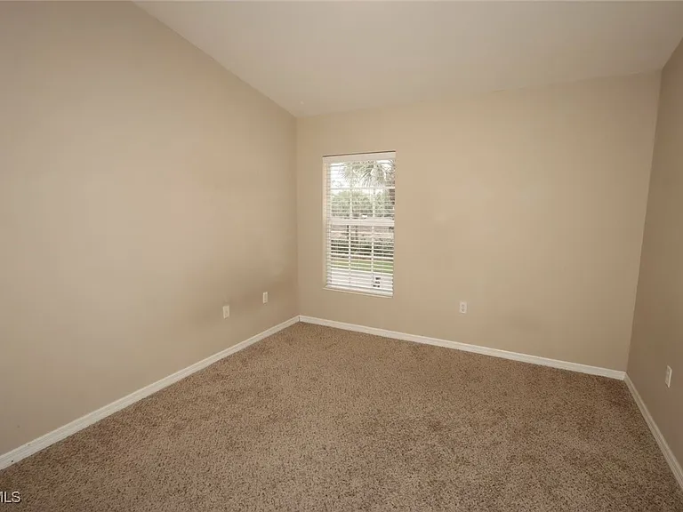 1172 Oxford Ln #27 — Photo 17