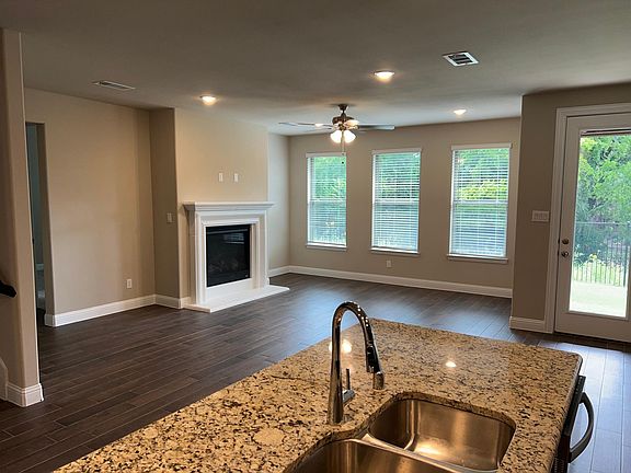 4th image of 15779 Mossy Oak Ln