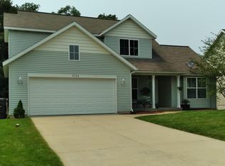 3735 Elm Ridge Dr, Holland, MI 49424