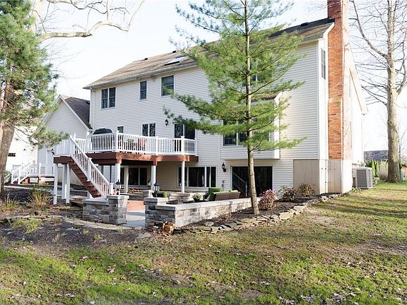 3rd image of 451 Woodland Ct