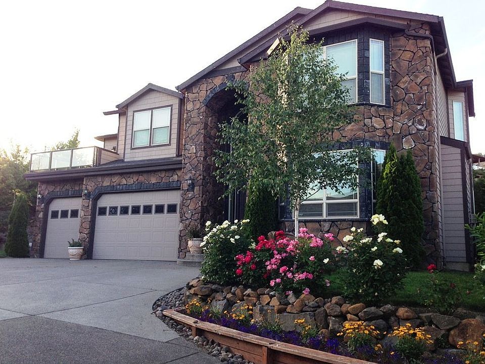 Mature landscaping