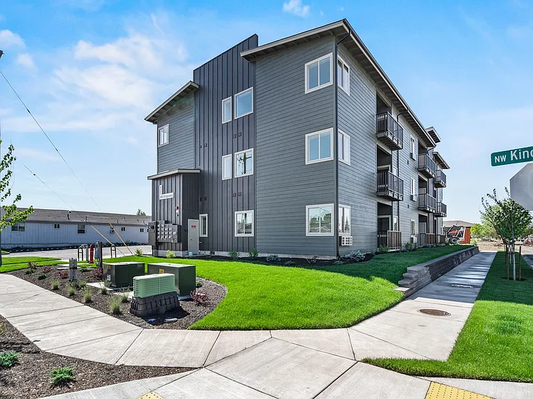 630 NW Kingwood Ave #101 — Photo 13