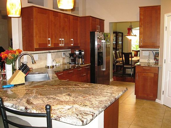 4th image of 621 Pineland Ln