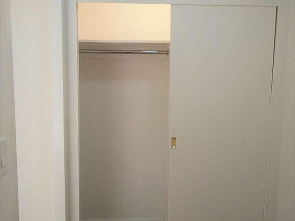 4th image of 412 E 55th St APT 9B