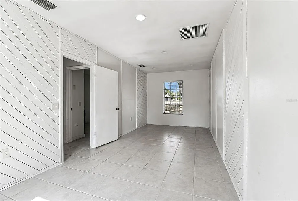 5 bed, 3.0 bath, 2464 sqft, $3,000 — Photo 4