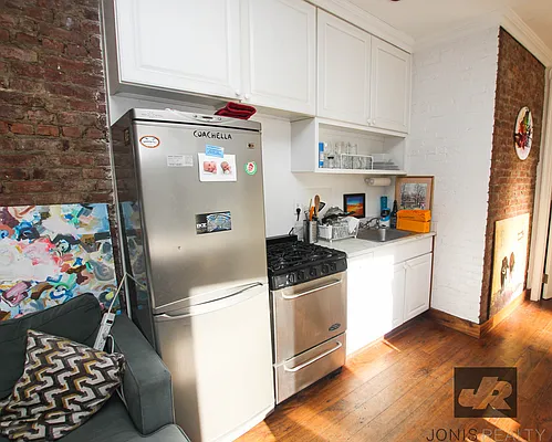 Rented by Jonis Realty | media 11