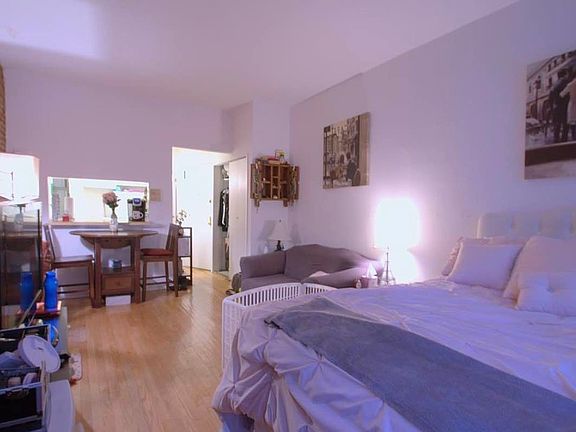 2nd image of 214 E 90th St #18