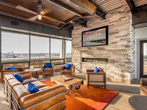 5th image of 246 N Columbus Blvd #214