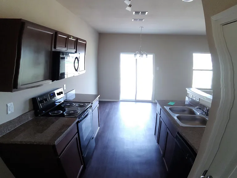 308 Breaux Ln — Photo 3