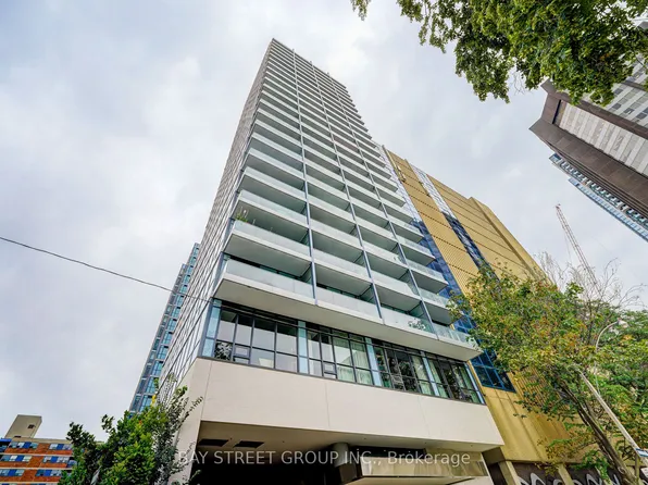 210 Simcoe St, Toronto, ON