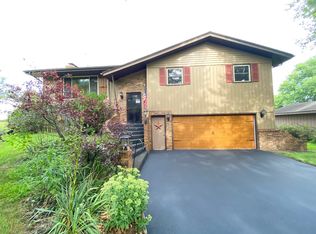 12829 Echo Dr, Rockton, IL 61072