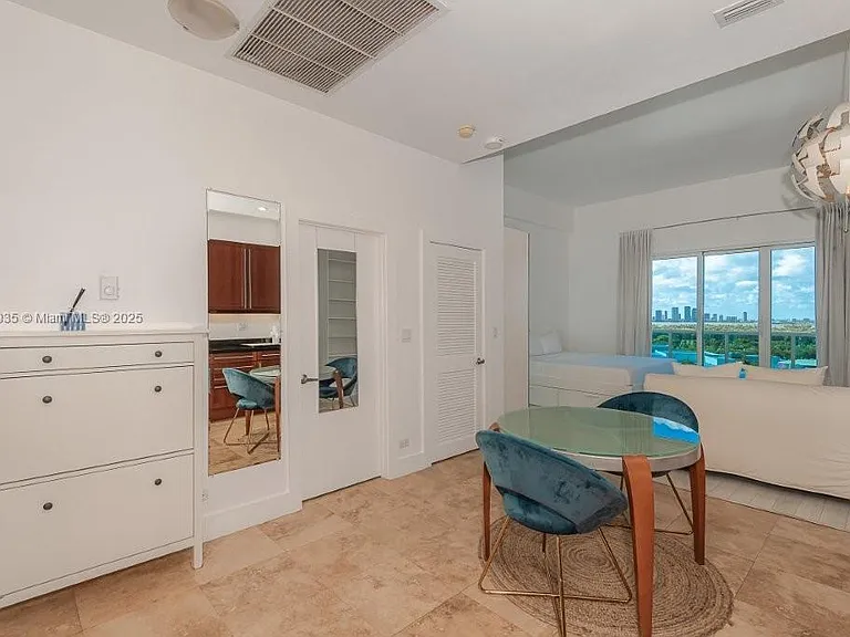 2301 Collins Ave #1629 — Photo 5