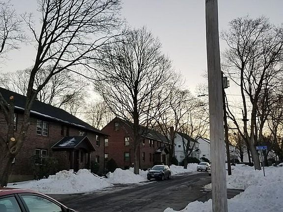 2nd image of 19 Weston Ct #2
