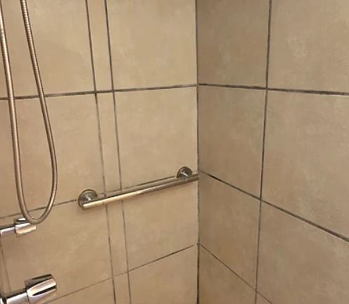 5th image of 3926 E Earll Dr Unit 2