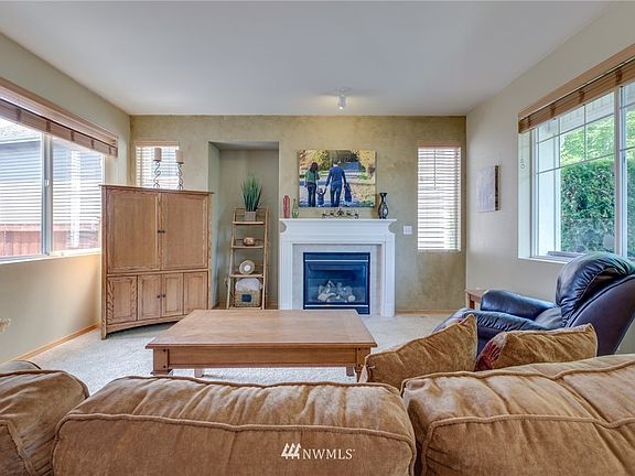 3rd image of 716 LaGrande Boulevard