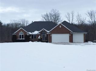 1135 S Bartlett Rd, Saint Clair, MI 48079