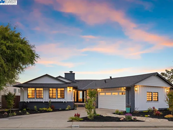 12800 Brookpark Rd, Oakland, CA 94619