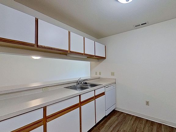 3rd image of 312 E Gate Dr APT 20