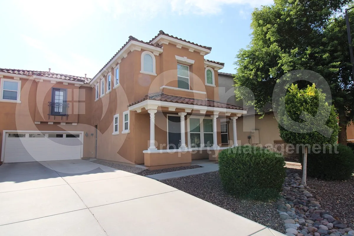 3 bed, 2.5 bath, 2248 sqft, $2,749 — Photo 2