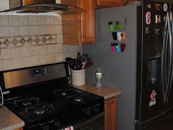4th image of 2911 NW 41st Ave