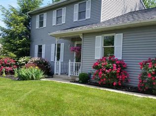 361 Persimmon Ln, Elizabethtown, PA 17022