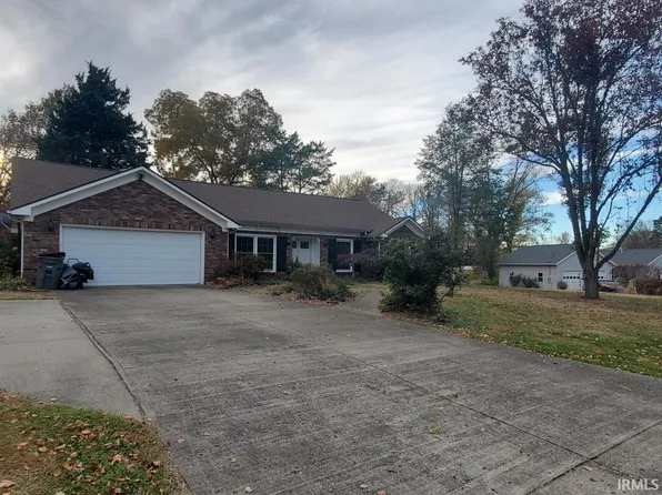 2317 Sugarloaf Dr, Vincennes, IN 47591
